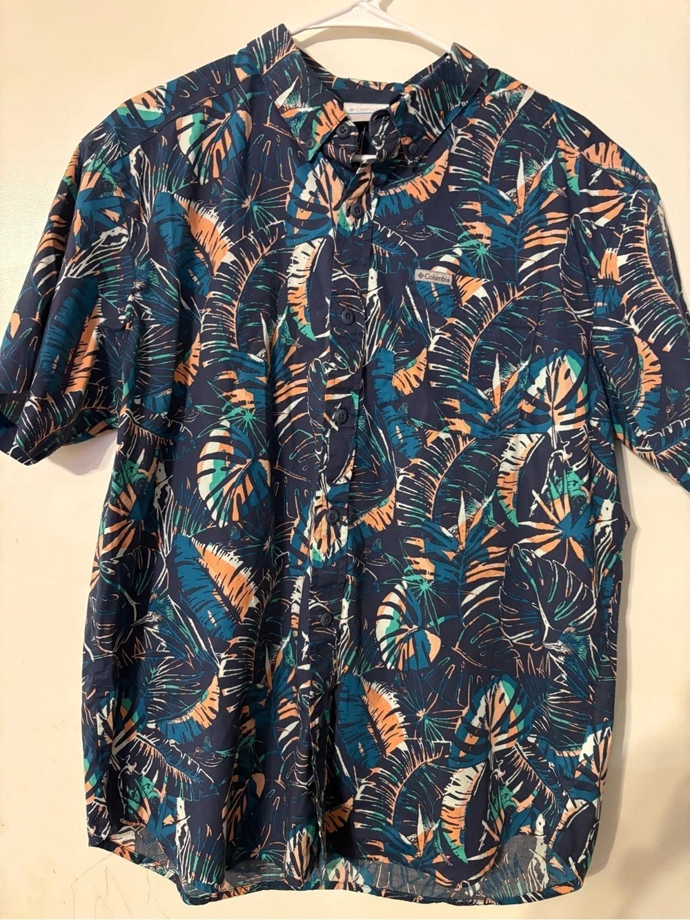 Columbia Men's Abstract Button-Up Shirt Size Medium Like New